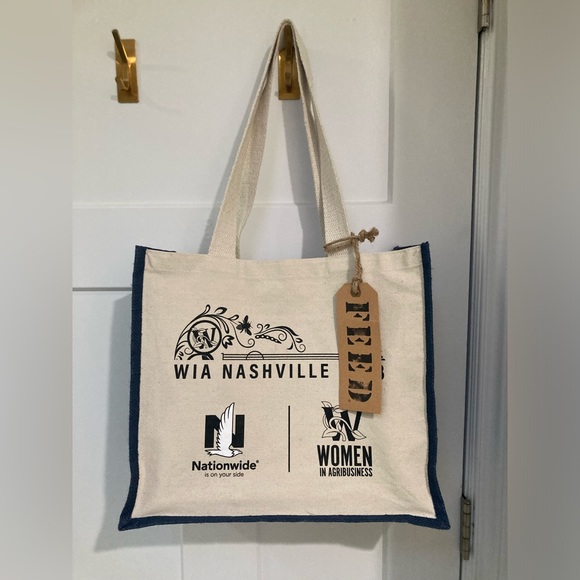 FEED 🌾 WIA Nashville ‘World’ Canvas Toe - Picture 2 of 9